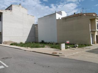 Terreny residencial  Avenida el pas. Solar  chaflan para chalet o pareados con jardin y viviendas ado
