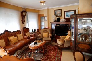 Pis a Parque RIbalta - Plaza de Toros. Piso centrico de lujo con dos plazas de garaje y dos trasteros