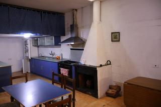 Haus in Madrigal. Casa en venta con planta baja y dos pisos