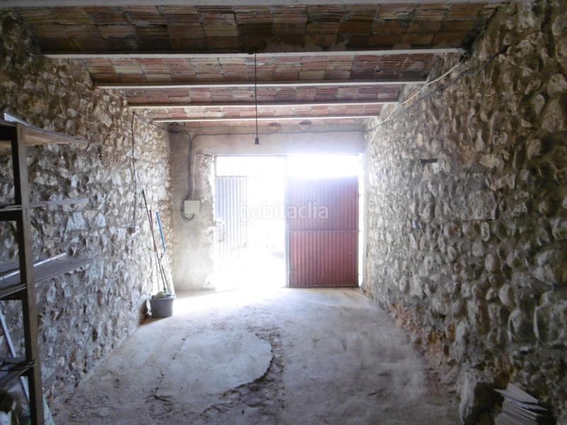 Foto b0b2837a-ba03-48b5-b7eb-9ef57a78d3c9. Bauernhof in Sierra Engarcerán