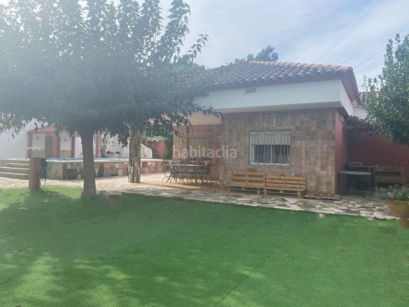 Foto df6afd4c-be2f-41a5-992b-dcfca4000613. Xalet amb piscina a Pobla Tornesa (la)