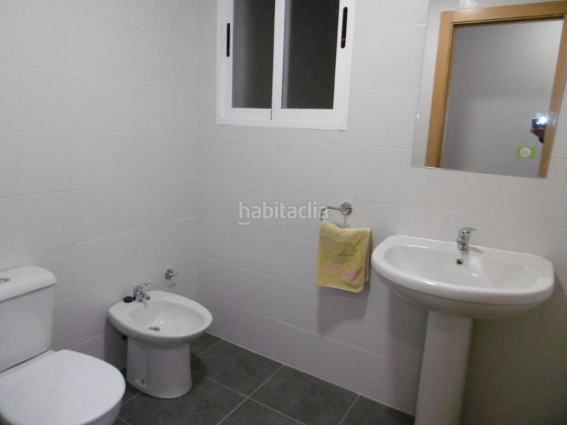 Foto f9d08725-d5be-45e8-a024-9eb16ad5eff2. Pis amb aparcament a Vall d´Alba