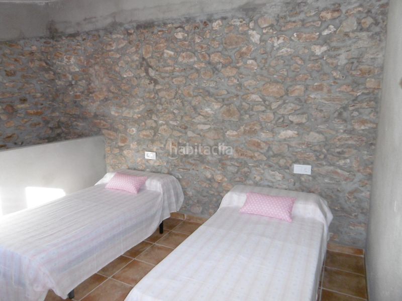 Foto c176f3d2-8c60-44c6-96e0-897afa8dae0b. Masia a Sierra Engarcerán