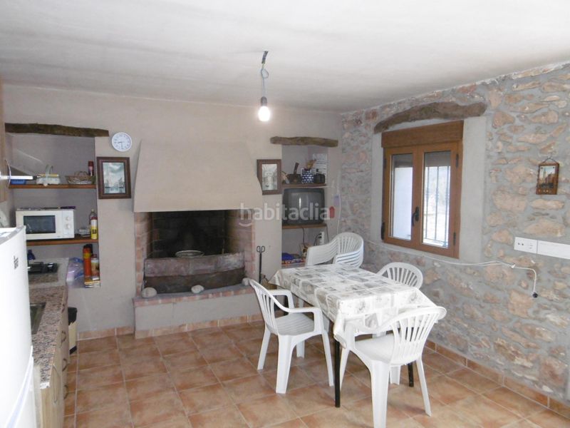 Foto c8b58b31-1edc-4c31-986c-ba6c19f955da. Masia a Sierra Engarcerán