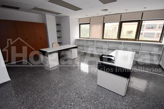 Büro  Avenida rey don jaime. Despacho con 3 estancias cerca del parque ribalta