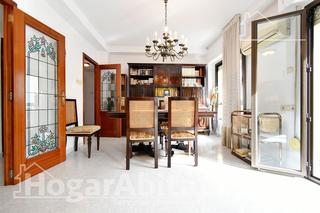 Etagenwohnung  Avenida valencia. Amplio y exterior con garaje y balcón