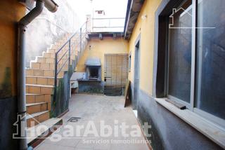 Casa  Calle gandia. Amplia casa con terraza el lugar ideal para crear la casa de tus