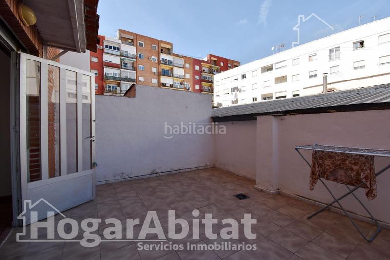 Foto 78a15a80-defc-496c-94c6-f1d96ce44caf. Piso amplio con balcón y dos patios junto ps les germanias en Gandia