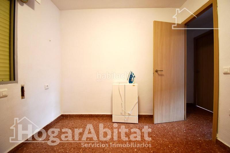 Foto 79def270-bc63-4b3a-ad5e-23b87b513ea6. Piso amplio con balcón y dos patios junto ps les germanias en Gandia