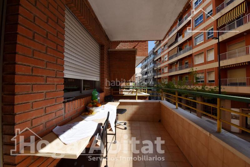 Foto 7a31b0af-58a1-404c-aed6-8a5674430b85. Piso amplio con balcón y dos patios junto ps les germanias en Gandia