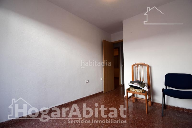 Foto 7de2bbfa-1d5b-4b9f-8253-c6ed0d6d7209. Piso amplio con balcón y dos patios junto ps les germanias en Gandia