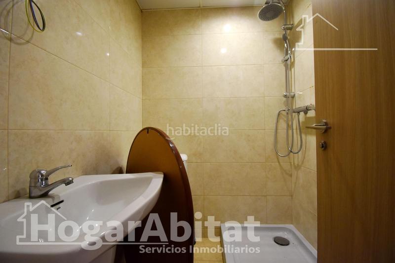 Foto cb1f9539-ed0f-4238-b138-8325245fe621. Piso amplio con balcón y dos patios junto ps les germanias en Gandia