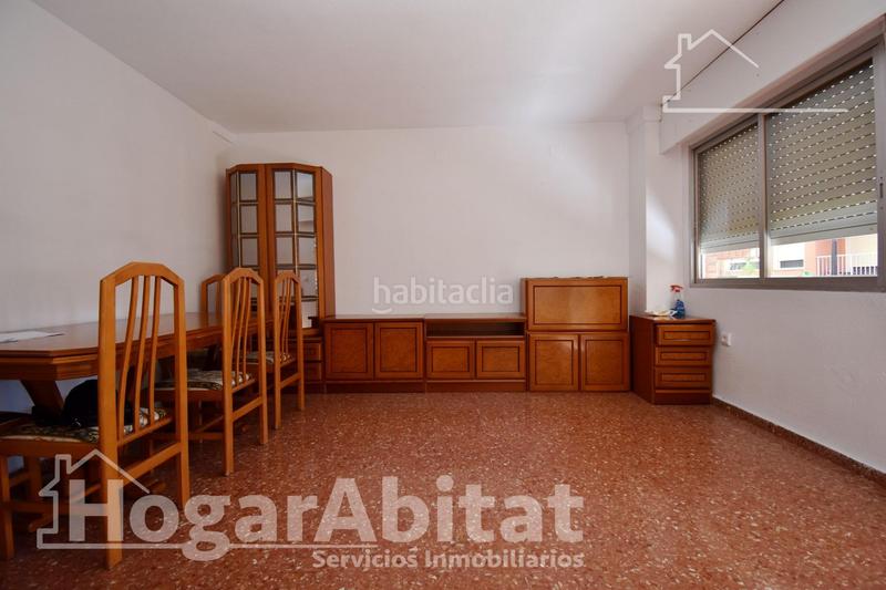 Foto eda78060-7c6e-4d75-b60d-107d1a31b9fa. Piso amplio con balcón y dos patios junto ps les germanias en Gandia
