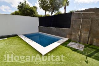 Chalet à Pau Lledó. Precioso, nuevo y moderno chalet con garaje, ascensor, terraza y