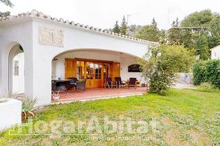 Xalet a Real de Gandía. Precioso chalet en residencial con garaje, piscina privada, jard