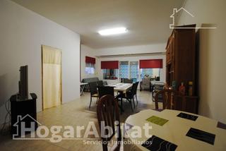 Pis  Avenida de borrons. Exterior con terraza junto a la playa