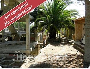 Xalet a Albaida. Chalet para terminar a tu gusto con piscina