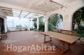 Chalet in Playa. Chalet con garaje y terraza cerca del puerto
