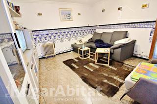 Casa  Calle mes avall. Acogedora y amplia casa, con terraza y trastero en el centro