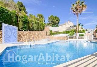 Casa adossada a Cometa. Precioso adosado seminuevo en residencial con garaje, piscina y