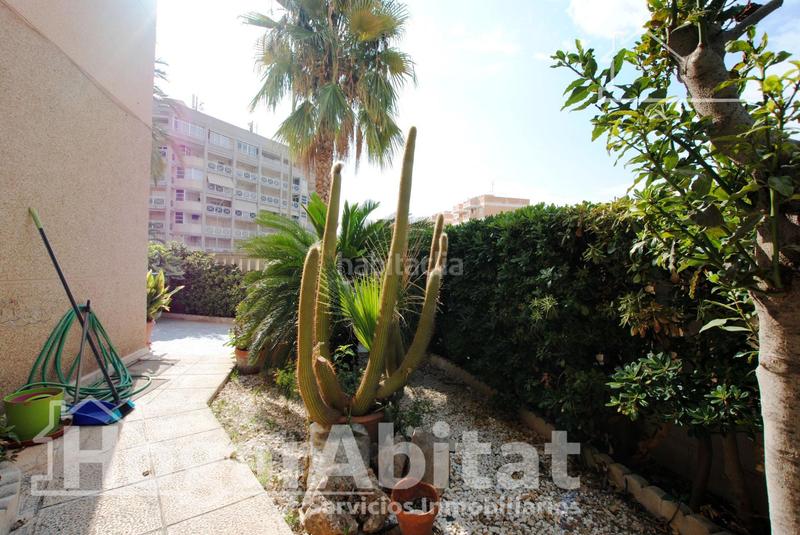 Foto d3fe2c4b-85cc-4dc8-9533-182905bf3a89. Piso segunda línea de playa! exterior con piscina, garaje y terraza en Daimús