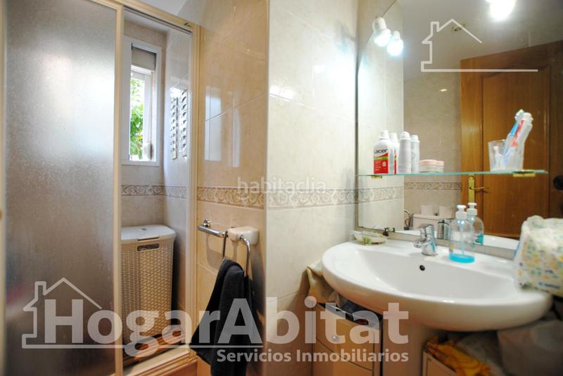 Foto e7ecba2b-05ff-4e79-a088-5a65b80d31f8. Piso segunda línea de playa! exterior con piscina, garaje y terraza en Daimús