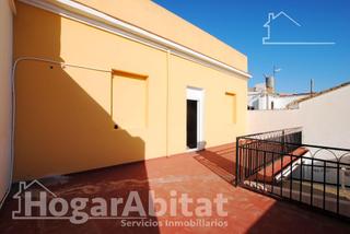 Casa a Alqueria de la Comtessa (l´). Amplia casa con balcón, gran terraza y trastero