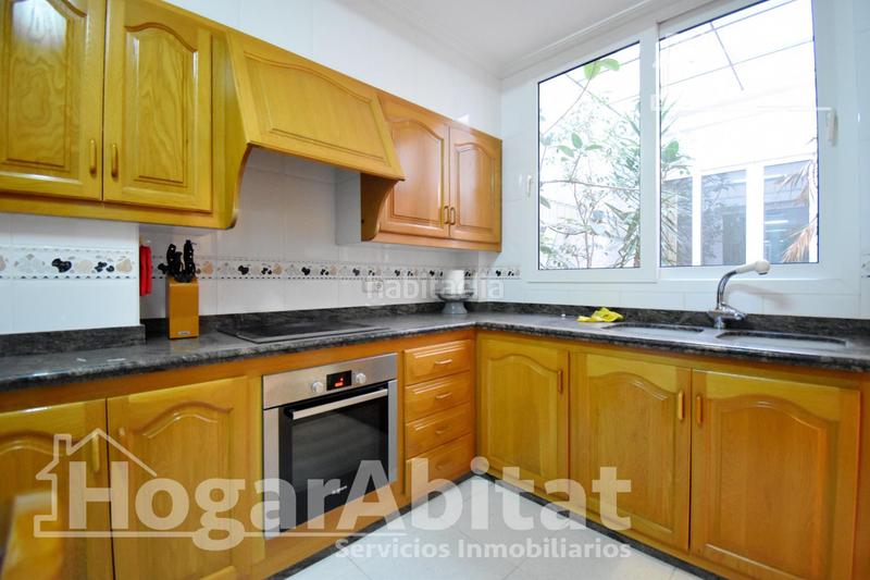 Foto eddd2feb-9a63-4607-8747-0b2076385606. Edifici a Benifairó de la Valldigna