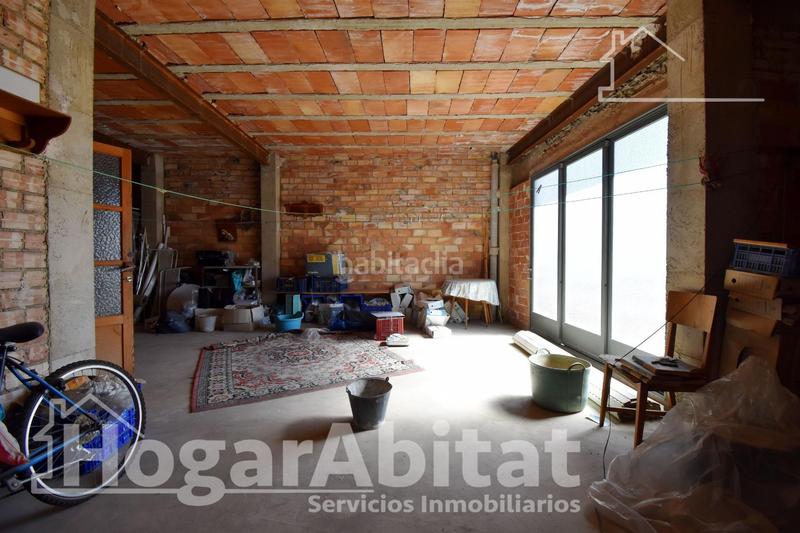 Foto f4089548-c68c-4710-9554-d76c33f09252. Edifici a Benifairó de la Valldigna