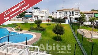 Appartement à Los Balcones-Los Altos. Acogedor exterior en residencial de lujo con piscina, jardín y t