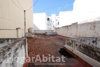 Casa a Oliva Pueblo. Espaciosa y luminosa casa con terraza y garaje