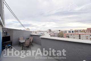 Àtic a Sant Antoni. Cerca del mar con vistas a la montaña! ático esquinero con terra