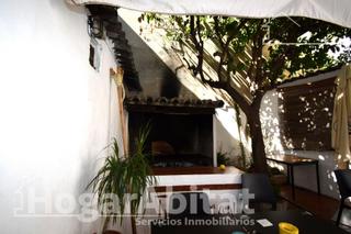 Casa a Catarroja. Excelente ubicación! casa para reformar con terraza y barbacoa