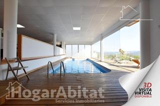 Chalet en Urbanizaciones. Espectacular chalet con sauna, piscina, garaje y bonitas vistas