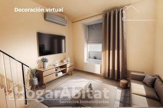 Maison à Borriol. Amplia casa esquinera para reformar con terraza y balcón