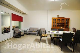 Pis  Avenida de borrons. Exterior con terraza junto a la playa
