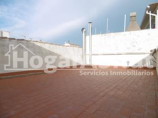 Casa a Xeraco. Casa reformada de 2 alturas con terraza y patio