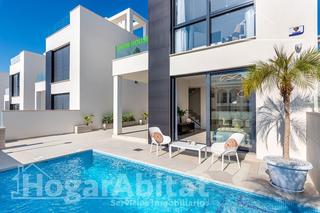 Xalet  Carrer carrer egipcios. Chalet de lujo con piscina, terraza, garaje y vistas al mar