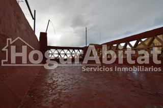 Casa a Miramar. Casa de 2 alturas con terraza cerca del ayuntamiento