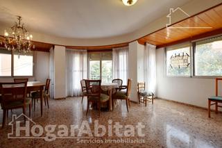 Appartamento  Carrer valencia. Amplio, exterior y esquinero con 3 balcones y ascensor
