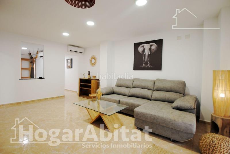 Foto 0e352fd7-6cb8-43b2-bb82-4fd96df902cb. Edificio in Oliva pueblo Oliva