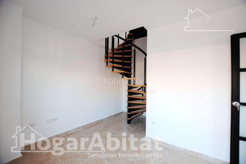 Foto 1011cfc4-6bab-451e-bd07-3a18838de45d. Edificio in Oliva pueblo Oliva