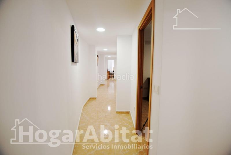 Foto 5a5df285-12b7-47db-8837-3494f3887dcb. Edificio in Oliva pueblo Oliva