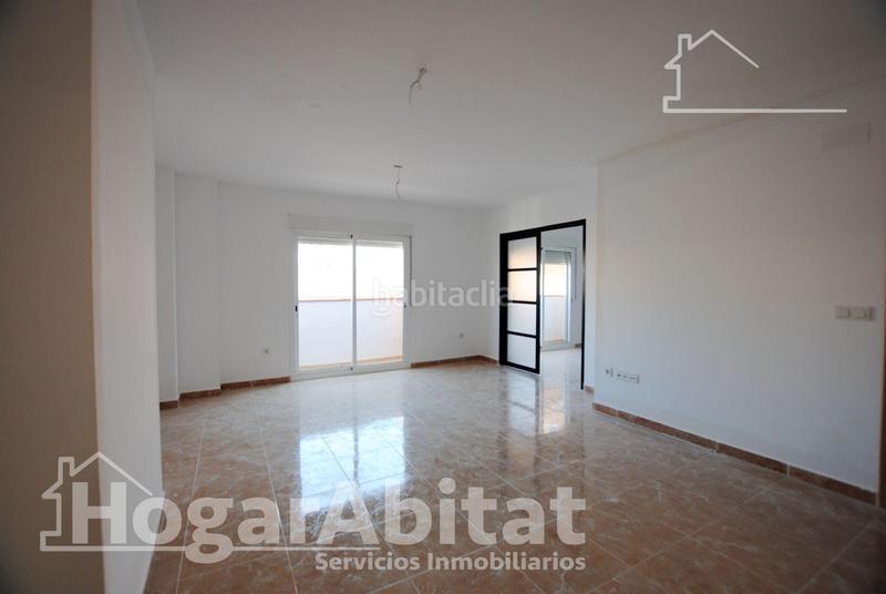 Foto 6186fd7f-9970-41c9-ae8d-9722dfd650e4. Edificio in Oliva pueblo Oliva