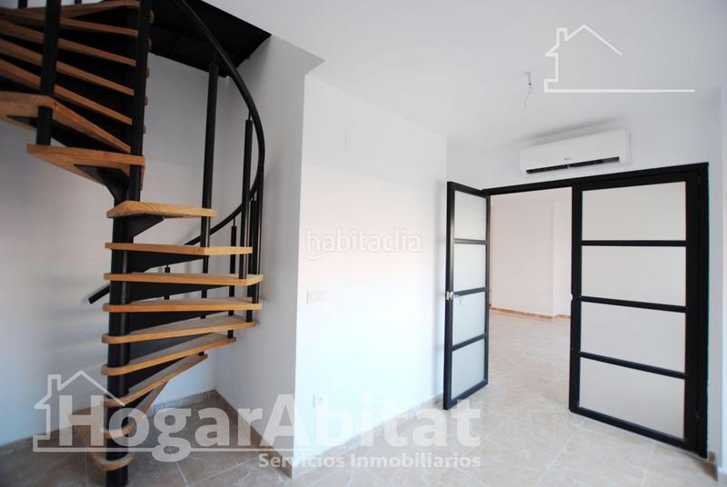Foto a5c50789-e760-4c06-89fb-6c744e75087b. Edificio in Oliva pueblo Oliva