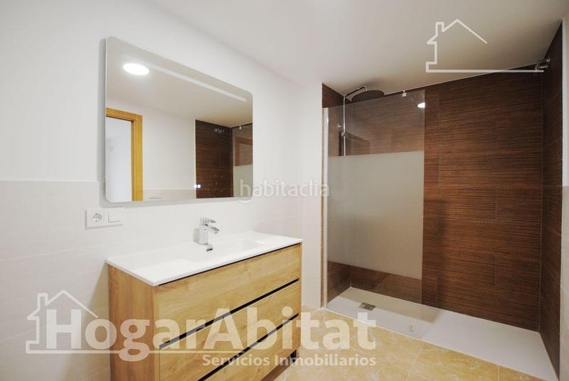 Foto af86919b-812f-4e01-ac10-602f5114e38b. Edificio in Oliva pueblo Oliva