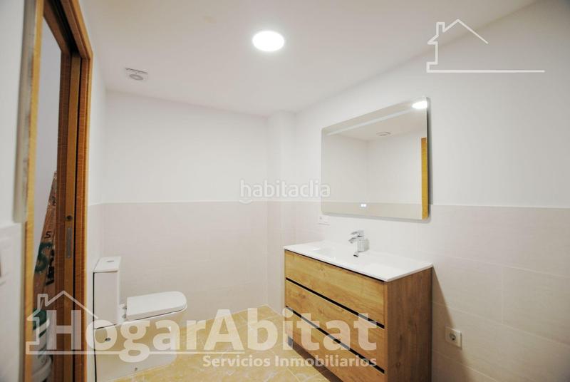 Foto ba0fcef9-f63c-4c11-962e-e6f0e23d28f2. Edificio in Oliva pueblo Oliva