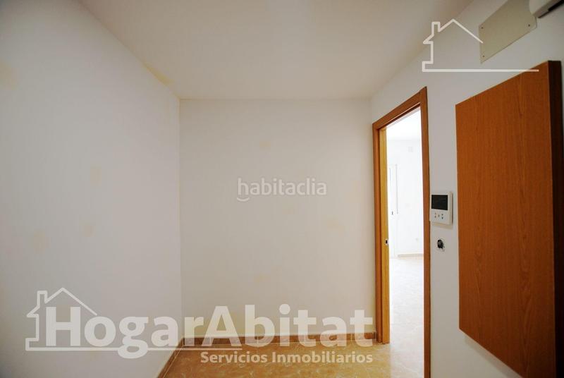 Foto be81d8c5-404f-4108-bdcf-16a49992e1de. Edificio in Oliva pueblo Oliva