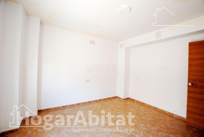 Foto d5f6a949-b363-4768-97d7-a2a7d9eacdd9. Edificio in Oliva pueblo Oliva