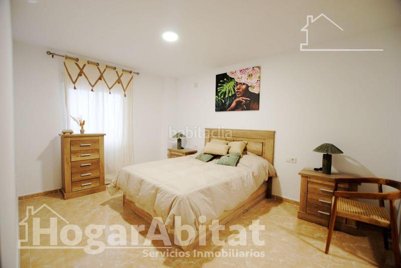 Foto d7f07bd6-4542-4637-aecd-f478dbb527d3. Edificio in Oliva pueblo Oliva